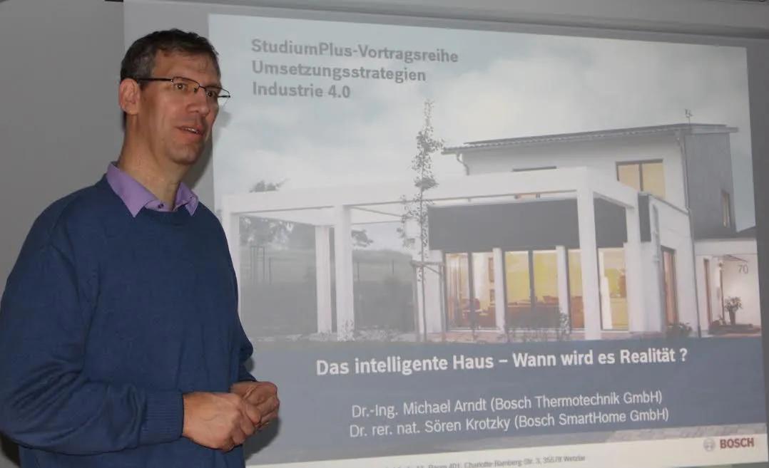 Dr. Michael Arndt referierte über „Das intelligente Haus“. Foto: StudiumPlus